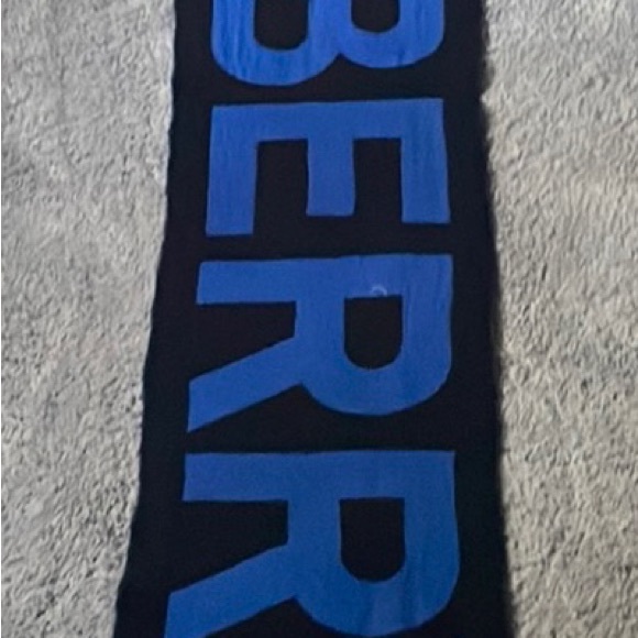 Burberry Scarf - Picture 5 of 8